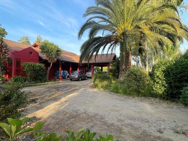 Frontis interesante casa parcela en Peñaflor